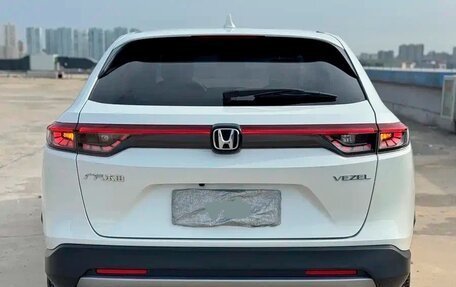 Honda Vezel, 2023 год, 2 295 000 рублей, 6 фотография