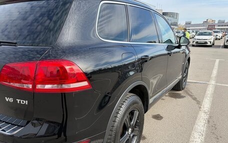 Volkswagen Touareg III, 2011 год, 1 999 999 рублей, 5 фотография