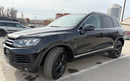 Volkswagen Touareg III, 2011 год, 1 999 999 рублей, 8 фотография