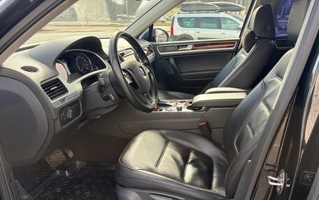 Volkswagen Touareg III, 2011 год, 1 999 999 рублей, 15 фотография