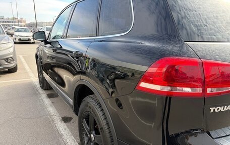 Volkswagen Touareg III, 2011 год, 1 999 999 рублей, 6 фотография