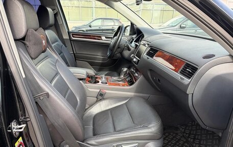 Volkswagen Touareg III, 2011 год, 1 999 999 рублей, 14 фотография