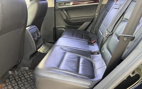 Volkswagen Touareg III, 2011 год, 1 999 999 рублей, 16 фотография