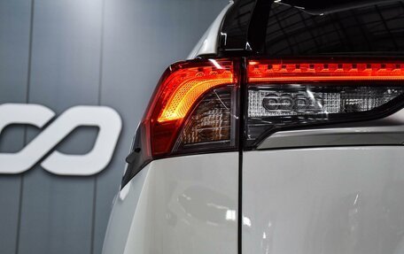 Toyota RAV4, 2021 год, 3 700 000 рублей, 6 фотография