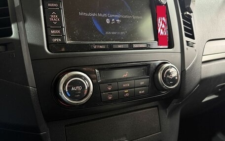 Mitsubishi Pajero IV, 2013 год, 2 199 000 рублей, 12 фотография