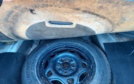 Mitsubishi Carisma I, 1995 год, 145 000 рублей, 21 фотография