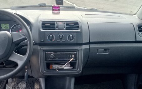 Skoda Fabia II, 2013 год, 600 000 рублей, 12 фотография