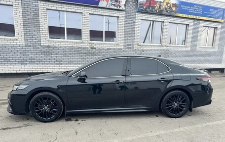 Toyota Camry, 2022 год, 3 900 000 рублей, 5 фотография