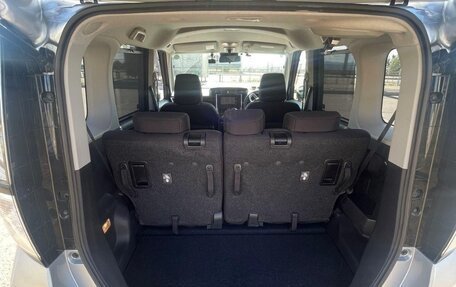 Toyota Roomy I, 2023 год, 1 050 000 рублей, 10 фотография