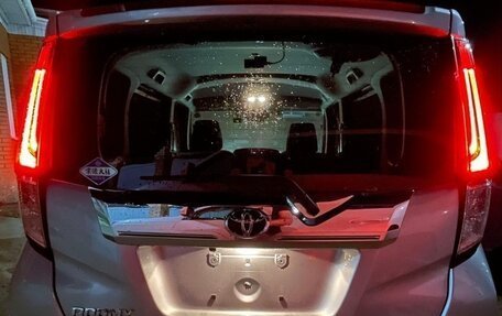 Toyota Roomy I, 2023 год, 1 050 000 рублей, 7 фотография