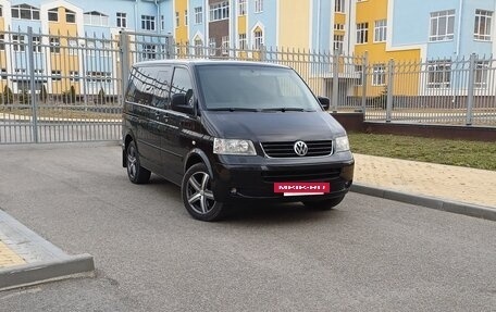 Volkswagen Multivan T5, 2004 год, 2 250 000 рублей, 4 фотография