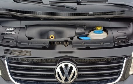 Volkswagen Multivan T5, 2004 год, 2 250 000 рублей, 23 фотография