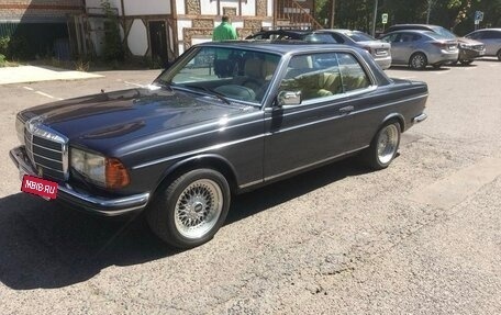 Mercedes-Benz W123, 1982 год, 4 000 000 рублей, 2 фотография