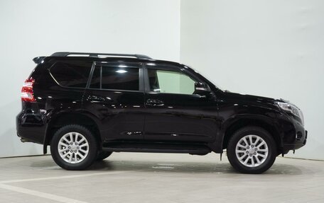 Toyota Land Cruiser Prado 150 рестайлинг 2, 2013 год, 2 730 000 рублей, 6 фотография