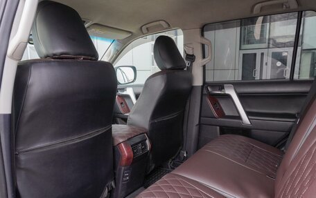 Toyota Land Cruiser Prado 150 рестайлинг 2, 2013 год, 2 730 000 рублей, 15 фотография