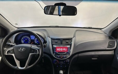 Hyundai Solaris II рестайлинг, 2013 год, 940 000 рублей, 5 фотография