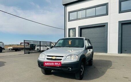 Chevrolet Niva I рестайлинг, 2019 год, 879 000 рублей, 2 фотография