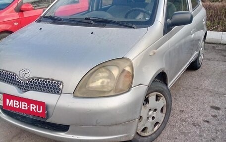 Toyota Yaris I рестайлинг, 2000 год, 320 000 рублей, 1 фотография