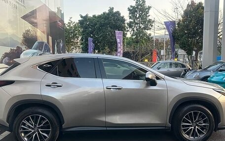 Lexus NX, 2023 год, 7 000 000 рублей, 4 фотография