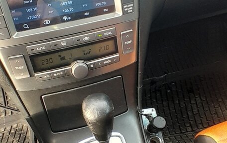 Toyota Avensis III рестайлинг, 2003 год, 650 000 рублей, 12 фотография