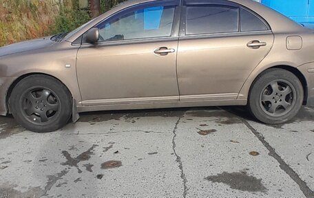 Toyota Avensis III рестайлинг, 2003 год, 650 000 рублей, 4 фотография