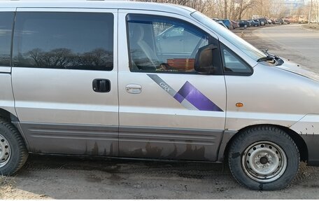 Hyundai H-1 II рестайлинг, 2005 год, 400 000 рублей, 5 фотография