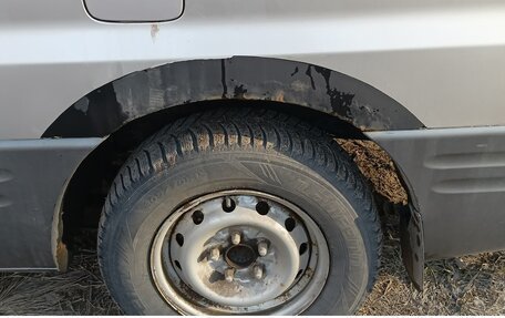 Hyundai H-1 II рестайлинг, 2005 год, 400 000 рублей, 8 фотография