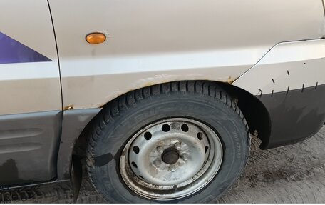 Hyundai H-1 II рестайлинг, 2005 год, 400 000 рублей, 10 фотография