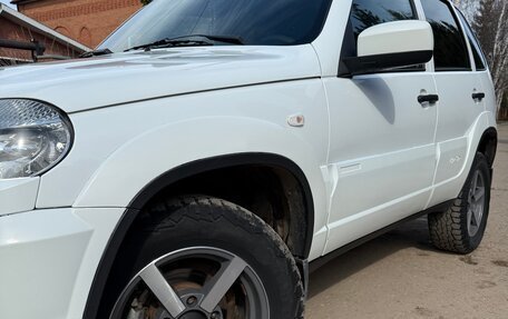 Chevrolet Niva I рестайлинг, 2018 год, 639 000 рублей, 3 фотография