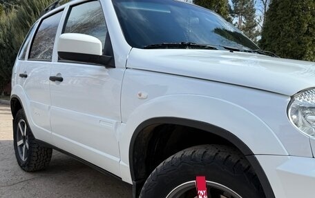 Chevrolet Niva I рестайлинг, 2018 год, 639 000 рублей, 8 фотография