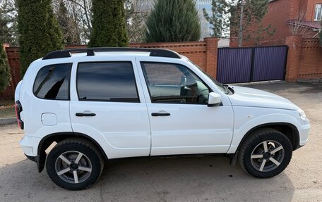 Chevrolet Niva I рестайлинг, 2018 год, 639 000 рублей, 20 фотография
