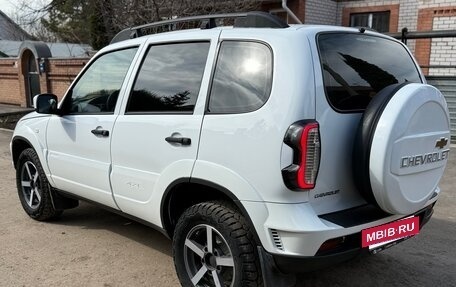 Chevrolet Niva I рестайлинг, 2018 год, 639 000 рублей, 11 фотография