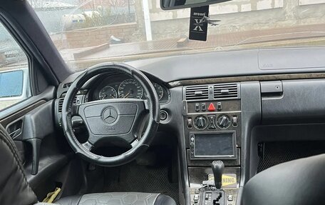 Mercedes-Benz E-Класс, 1999 год, 425 000 рублей, 10 фотография