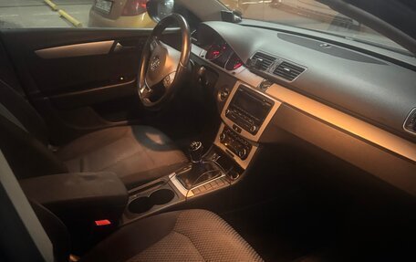 Volkswagen Passat B7, 2011 год, 650 000 рублей, 12 фотография