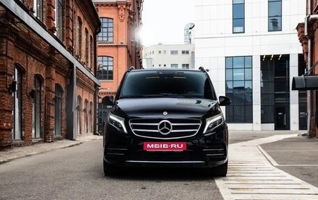Mercedes-Benz V-Класс, 2018 год, 8 900 000 рублей, 5 фотография