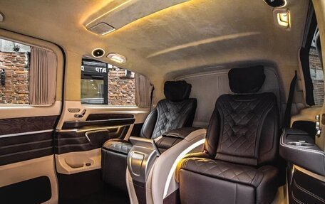 Mercedes-Benz V-Класс, 2018 год, 8 900 000 рублей, 14 фотография