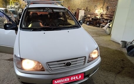 Toyota Ipsum II, 1997 год, 498 000 рублей, 1 фотография