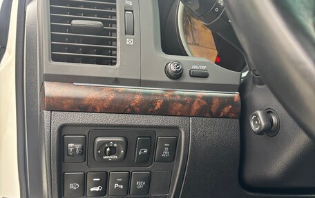 Toyota Land Cruiser 200, 2011 год, 2 750 000 рублей, 9 фотография