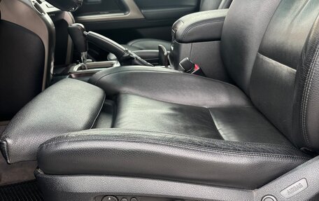 Toyota Land Cruiser 200, 2011 год, 2 750 000 рублей, 10 фотография