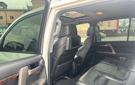 Toyota Land Cruiser 200, 2011 год, 2 750 000 рублей, 13 фотография