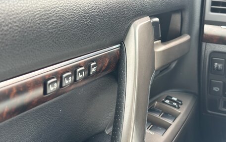 Toyota Land Cruiser 200, 2011 год, 2 750 000 рублей, 25 фотография