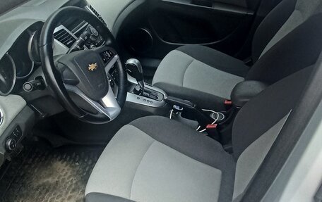 Chevrolet Cruze II, 2010 год, 795 000 рублей, 5 фотография