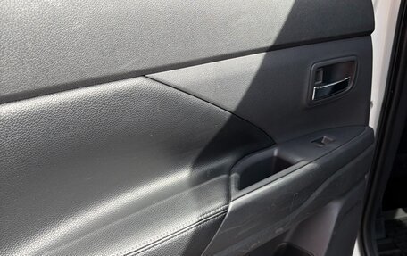 Mitsubishi Outlander III рестайлинг 3, 2012 год, 1 600 000 рублей, 14 фотография