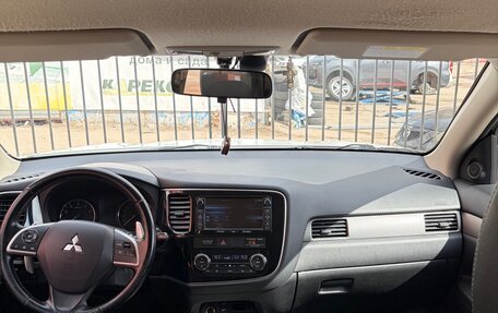 Mitsubishi Outlander III рестайлинг 3, 2012 год, 1 600 000 рублей, 10 фотография