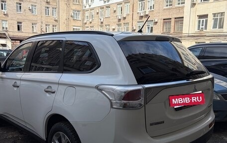 Mitsubishi Outlander III рестайлинг 3, 2012 год, 1 600 000 рублей, 5 фотография