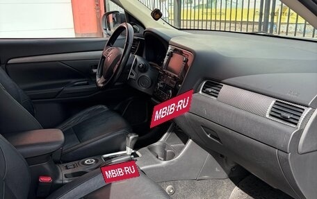 Mitsubishi Outlander III рестайлинг 3, 2012 год, 1 600 000 рублей, 9 фотография