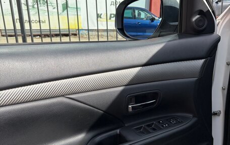 Mitsubishi Outlander III рестайлинг 3, 2012 год, 1 600 000 рублей, 16 фотография