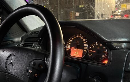 Mercedes-Benz E-Класс, 1999 год, 280 000 рублей, 5 фотография