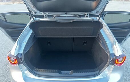 Mazda 3, 2022 год, 1 390 000 рублей, 19 фотография