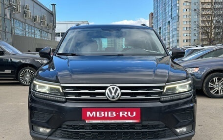 Volkswagen Tiguan II, 2018 год, 2 249 000 рублей, 2 фотография